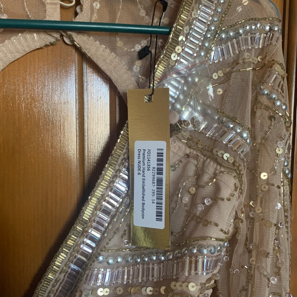 Embellished bodycon dress - Picture 4 of 6